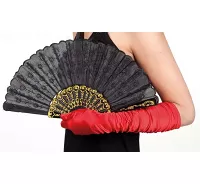 Vejár čierny s čipkou a zlatým zdobením