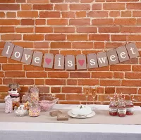 Papierový nápis love is sweet - just my type